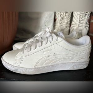 Women’s Puma Sneaker Size 6